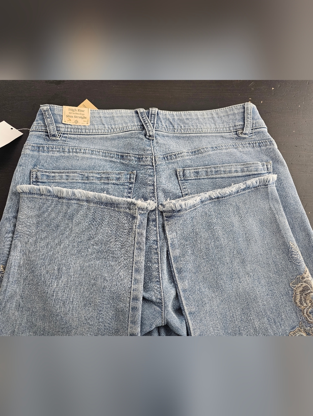 Democracy Light Blue Cropped Jeans with Embroidered Floral Detail. Size 6. - Picture 5 of 10